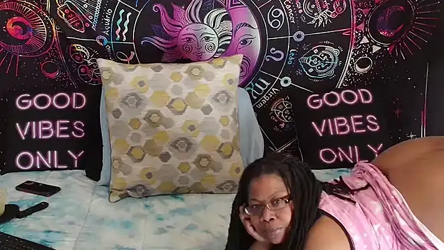 Snapshot of RenaeCumsAlot chatting on January 14, 2025, 8:15 pm RenaeCumsAlot online show from January 14, 2025, 8:15 pm