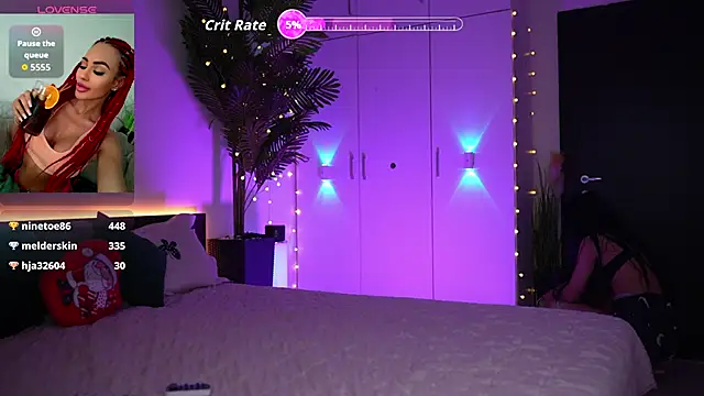 Snapshot of Lorettelorena chatting on December 21, 2025, 8:16 pm Lorettelorena online show from December 21, 2025, 8:16 pm