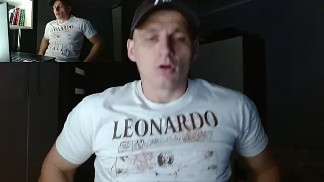 PoliglotJoe online show from September 30, 2025, 12:32 pm