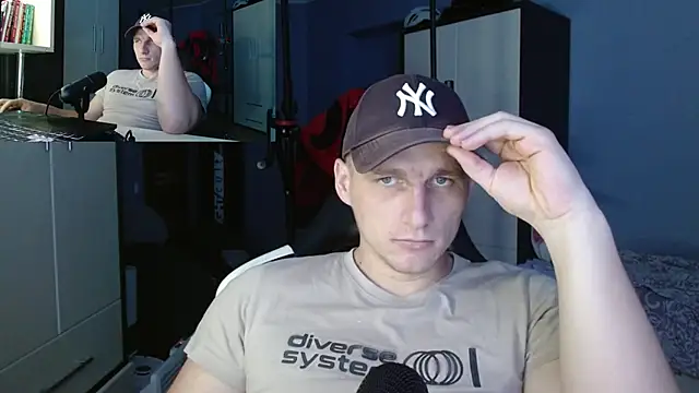 PoliglotJoe online show from October 4, 2025, 12:47 pm