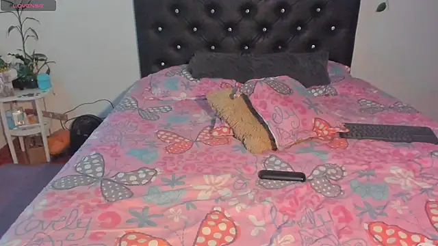 bonie lov online show from March 27, 2026, 12:49 am