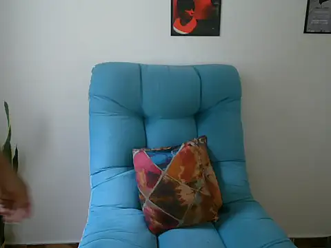 ZaraPepper  online show from October 21, 2025, 4:08 pm