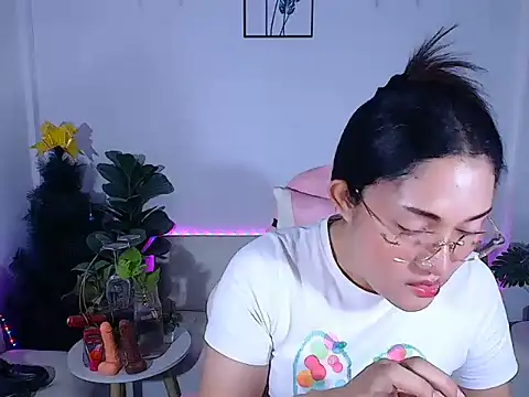 Snapshot of plysaithailand chatting on June 23, 2026, 8:45 am plysaithailand online show from June 23, 2026, 8:45 am