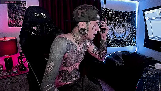 Snapshot of josh__ackerman chatting on December 27, 2024, 11:10 pm josh ackerman online show from December 27, 2024, 11:10 pm