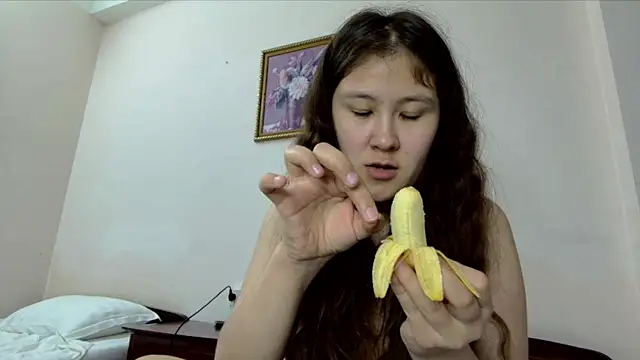 Snapshot of Riz_girl chatting on June 3, 2026, 4:45 pm Riz girl online show from June 3, 2026, 4:45 pm