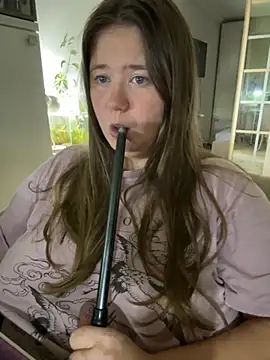 remirann  online show from October 5, 2025, 5:44 pm