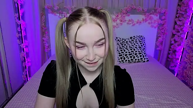 LilyStarlight online show from April 6, 2026, 3:37 am