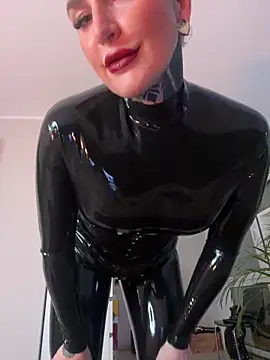 InkedBiitch online show from December 22, 2024, 4:38 pm