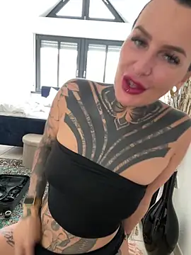 InkedBiitch online show from October 3, 2025, 9:39 am