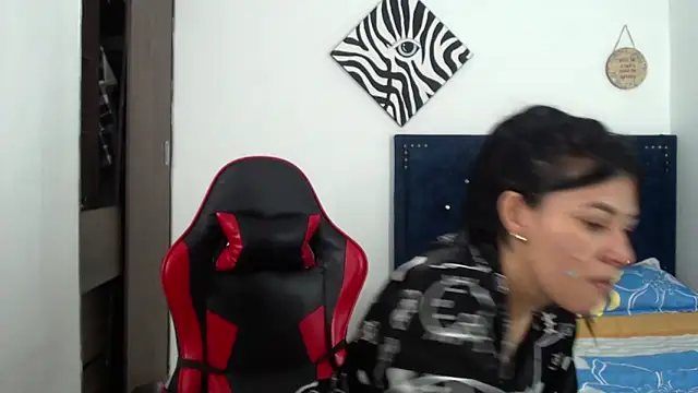 QueenSquirt  online show from March 21, 2026, 8:23 pm