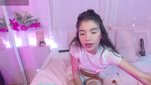 Sweetcristin online show from July 28, 2026, 4:41 am