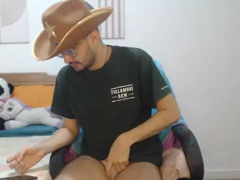 Snapshot of peterannaud chatting on October 10, 2025, 11:20 am peterannaud online show from October 10, 2025, 11:20 am