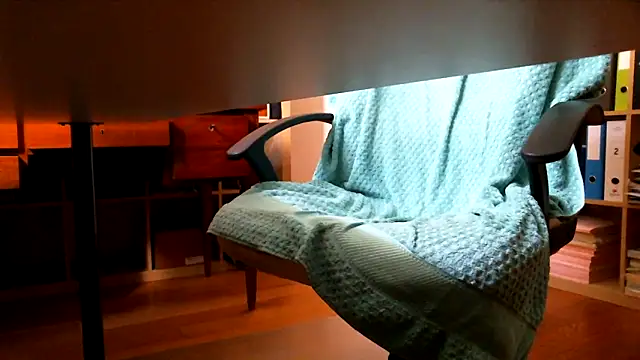 leccaleccafiga online show from April 4, 2026, 12:02 pm