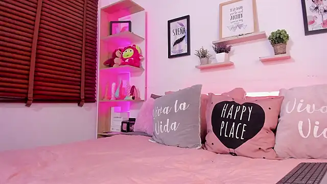 Nata Villalobos online show from February 10, 2026, 1:53 am