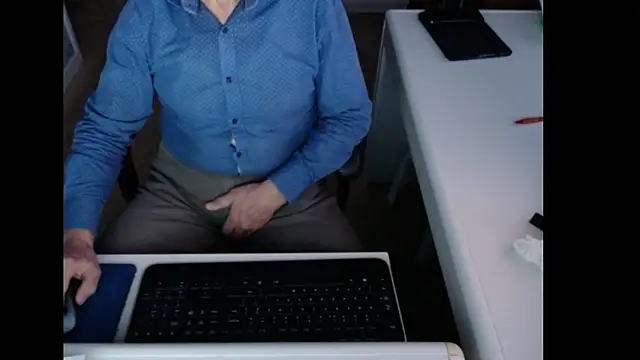 dutchpornking online show from December 23, 2025, 7:50 am