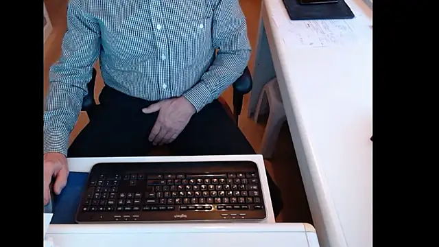 dutchpornking online show from March 10, 2026, 7:13 am