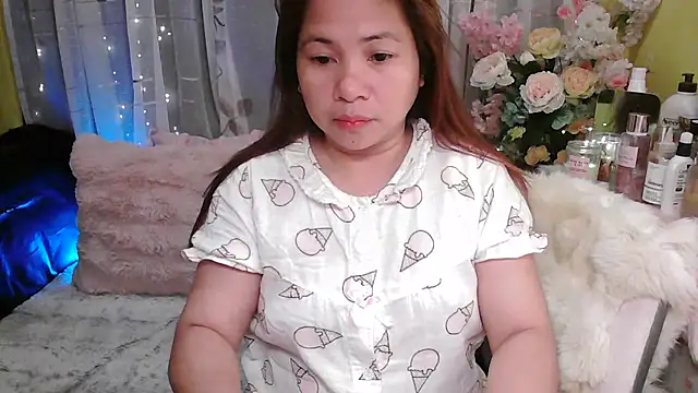 Snapshot of OhmyPinay chatting on July 14, 2026, 12:57 am OhmyPinay online show from July 14, 2026, 12:57 am