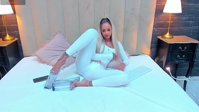 MelanieLexxx online show from December 19, 2024, 6:45 pm