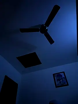 Snapshot of luciferdxm5 chatting on December 23, 2025, 4:21 am luciferdxm5 online show from December 23, 2025, 4:21 am