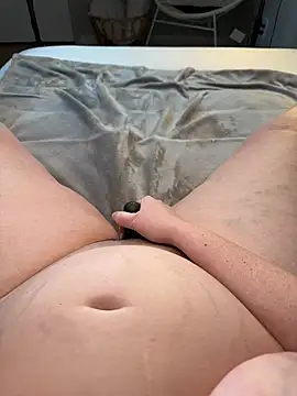 Snapshot of bigirl1979 chatting on January 13, 2025, 2:32 pm bigirl1979 online show from January 13, 2025, 2:32 pm