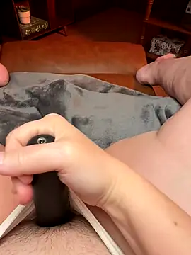 Snapshot of bigirl1979 chatting on September 26, 2025, 11:47 am bigirl1979 online show from September 26, 2025, 11:47 am