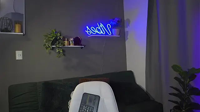 HannahEvanss online show from October 11, 2025, 4:16 pm