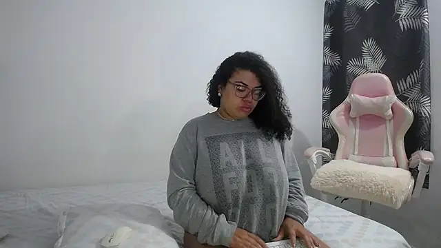 mabigomez00 online show from January 13, 2026, 9:14 am