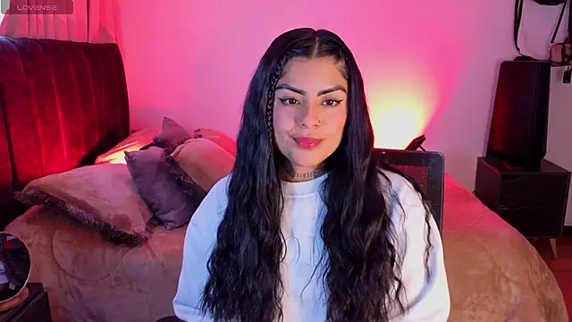 Catalinaa martinez online show from February 2, 2026, 7:01 pm