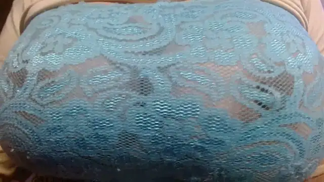 Snapshot of AnnyelinnaLove chatting on February 14, 2025, 5:51 am AnnyelinnaLove online show from February 14, 2025, 5:51 am