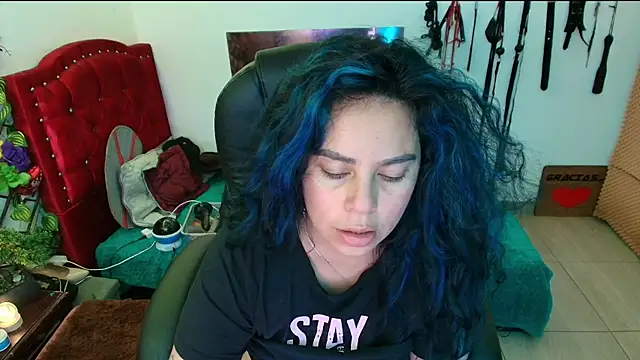 elektra 32 online show from February 27, 2025, 4:43 pm