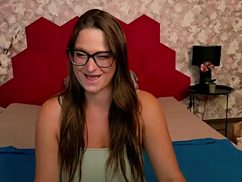 Snapshot of VictoriaCage chatting on May 31, 2026, 3:30 pm VictoriaCage online show from May 31, 2026, 3:30 pm
