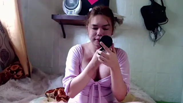 alondra marie23 online show from October 21, 2025, 5:30 am