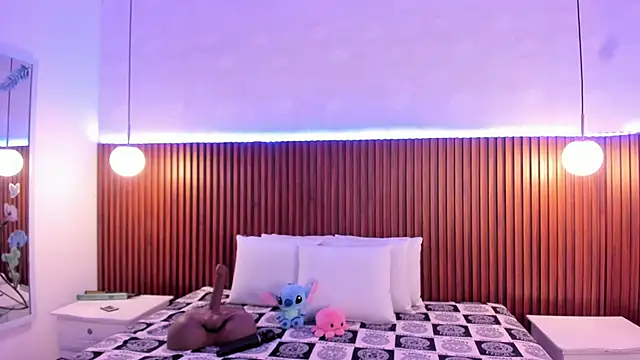 sofia castrillon online show from September 25, 2025, 12:42 pm