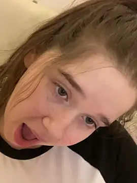 HornyGirlH online show from February 3, 2025, 2:36 am