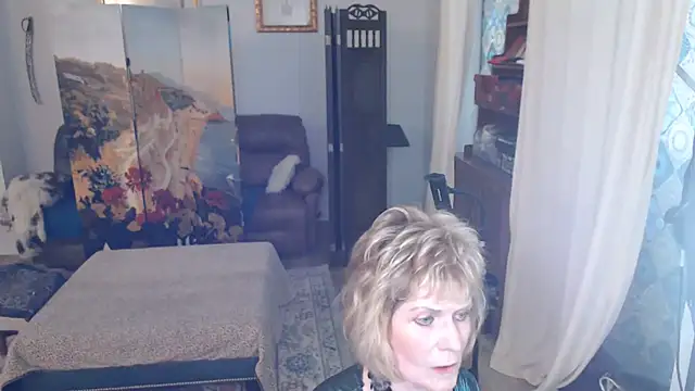 Snapshot of SindeeDix chatting on June 1, 2026, 1:35 pm SindeeDix online show from June 1, 2026, 1:35 pm