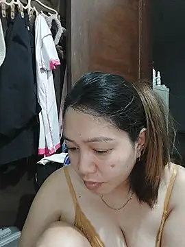 Snapshot of MissKitty31 chatting on July 29, 2026, 5:27 am MissKitty31 online show from July 29, 2026, 5:27 am