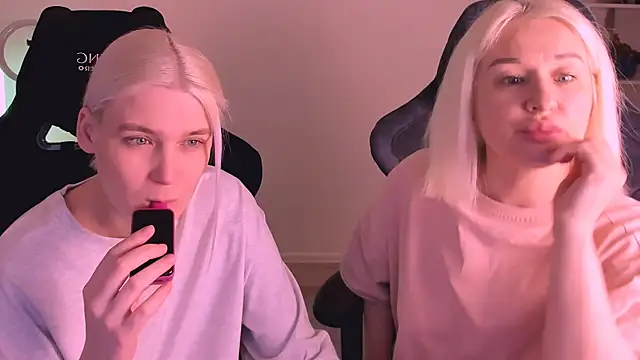 Snapshot of hotblonds chatting on January 27, 2025, 2:24 pm hotblonds online show from January 27, 2025, 2:24 pm