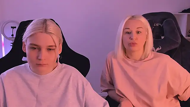 Snapshot of hotblonds chatting on February 3, 2025, 12:14 pm hotblonds online show from February 3, 2025, 12:14 pm