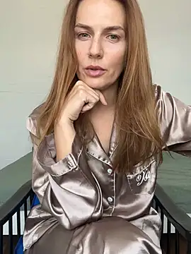 BritneyHall online show from July 29, 2026, 9:18 am