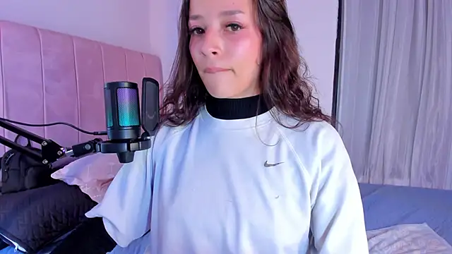 Amaia Daniells online show from March 13, 2025, 6:16 am