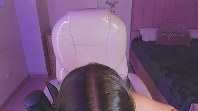 Amaia Daniells online show from September 24, 2025, 3:43 am