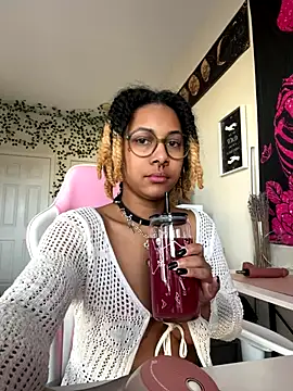 goddessxdreaxo online show from November 11, 2025, 1:44 pm