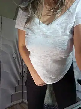 Snapshot of Kimi_ chatting on May 21, 2026, 9:27 am Kimi online show from May 21, 2026, 9:27 am