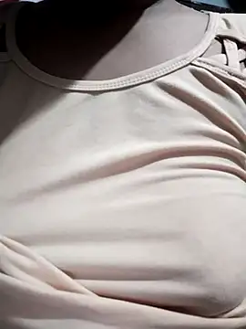 xxyourfantasyxx online show from February 17, 2025, 12:43 am