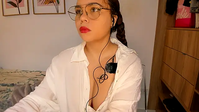 Snapshot of Ash_milk chatting on April 19, 2026, 4:50 pm Ash milk online show from April 19, 2026, 4:50 pm