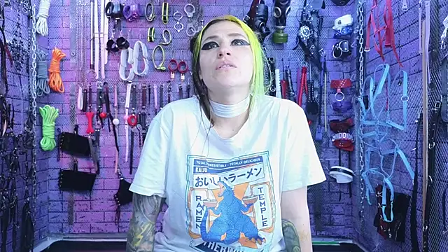 PANDORANEZZ online show from February 20, 2025, 5:29 pm