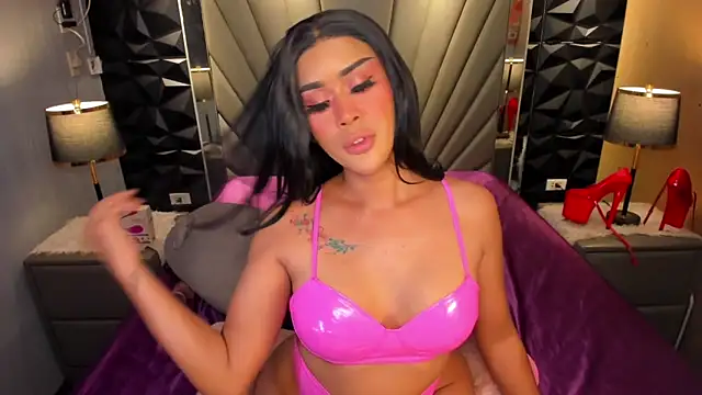 QuiinMollyXxX online show from November 15, 2025, 9:39 am