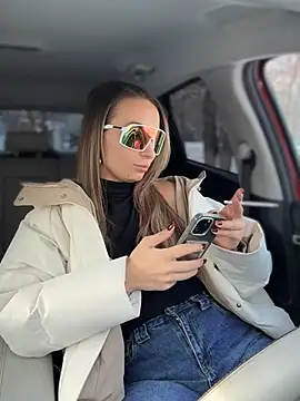 YOUR-KARINA online show from January 19, 2026, 8:51 am