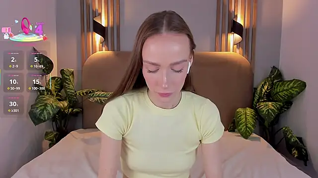 Snapshot of Kira_Quinn chatting on November 13, 2025, 7:29 am Kira Quinn online show from November 13, 2025, 7:29 am