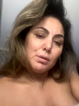 Emma roqueen online show from November 12, 2025, 10:09 pm